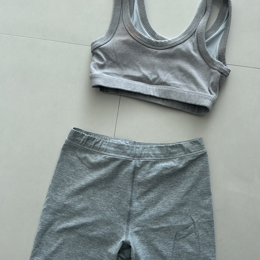 ALO Yoga Light Gray Ribbed Activewear Set
